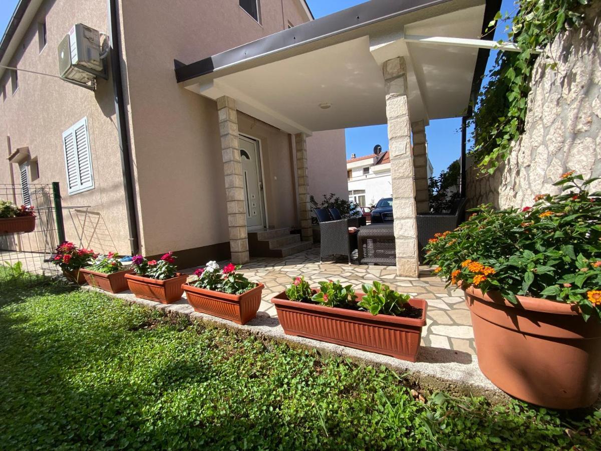 Momentera Apartments Котор Экстерьер фото